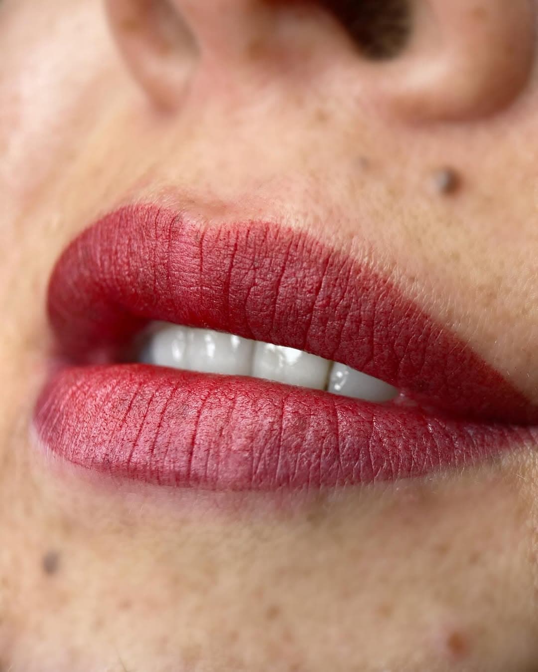 Micropigmentación Labios — Jey Brows
